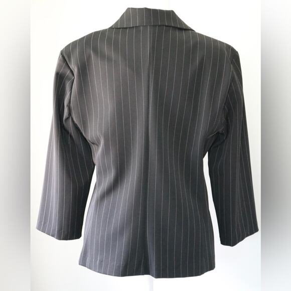 Vintage Y2K Breakin’ Loose Black Pinstripe Single Breasted Blazer - Picture 6 of 8